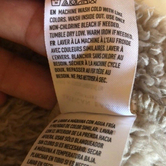 American Eagle Cozy Sherpa Pullover - Size XS - Picture 6 of 6